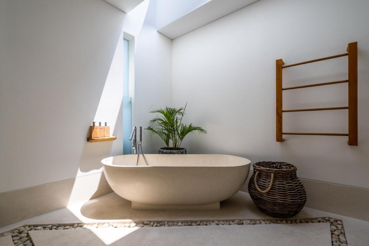 Flores Villa By Betterplace Canggu Eksteriør billede